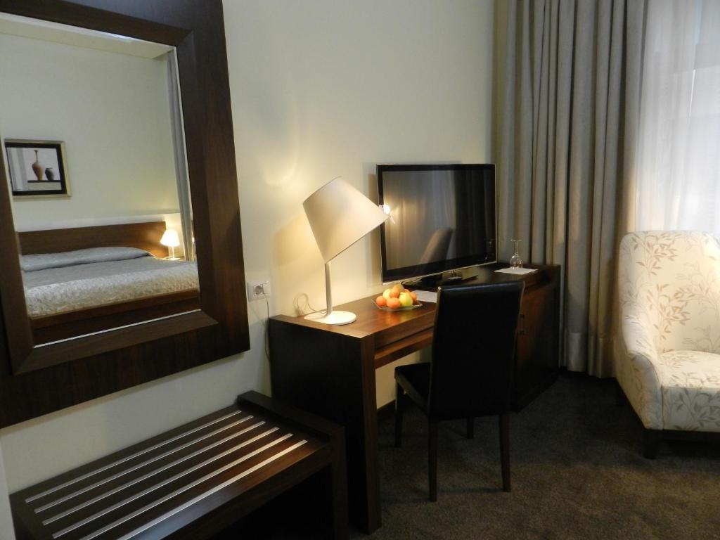 Boutique Hotel Kotoni ติรานา ภายนอก รูปภาพ