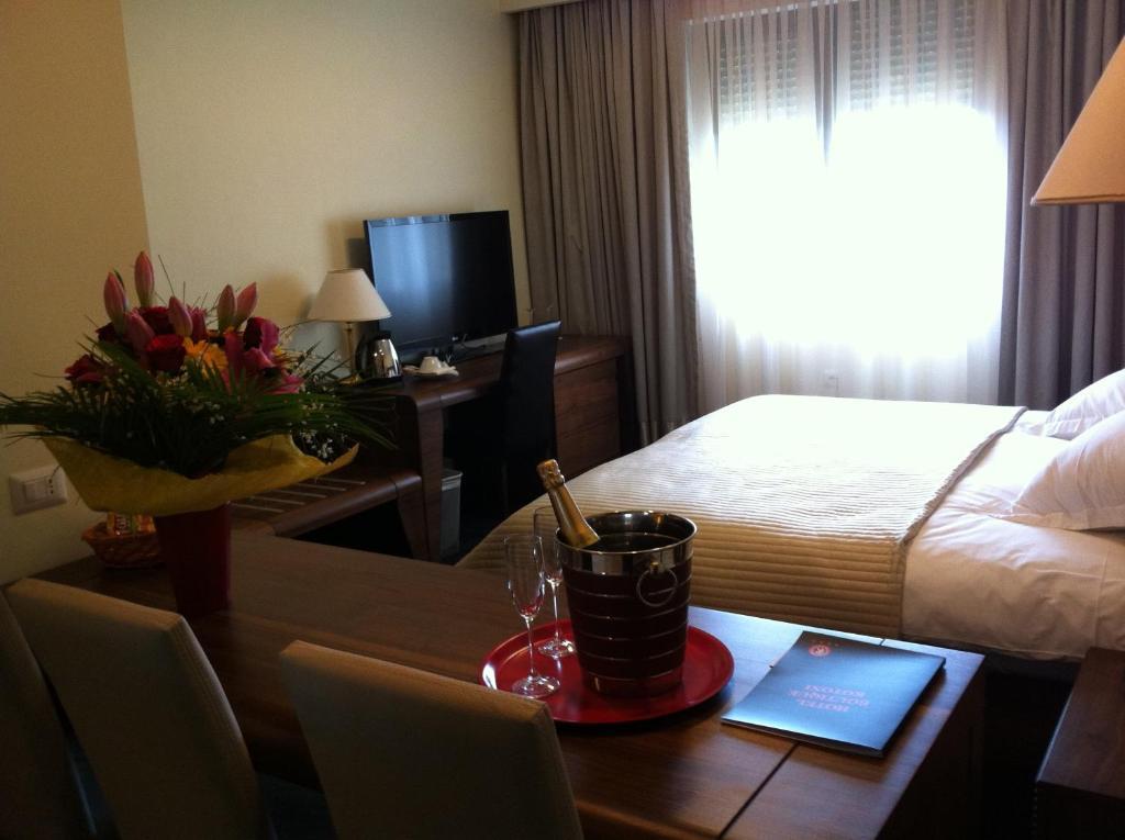 Boutique Hotel Kotoni ติรานา ภายนอก รูปภาพ