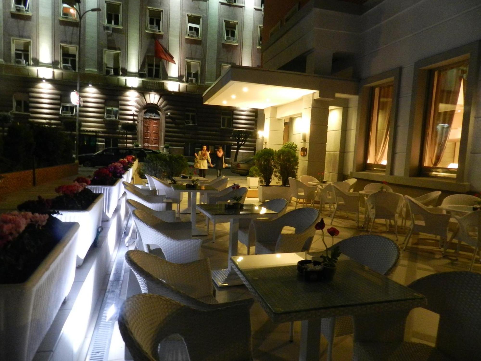 Boutique Hotel Kotoni ติรานา ภายนอก รูปภาพ