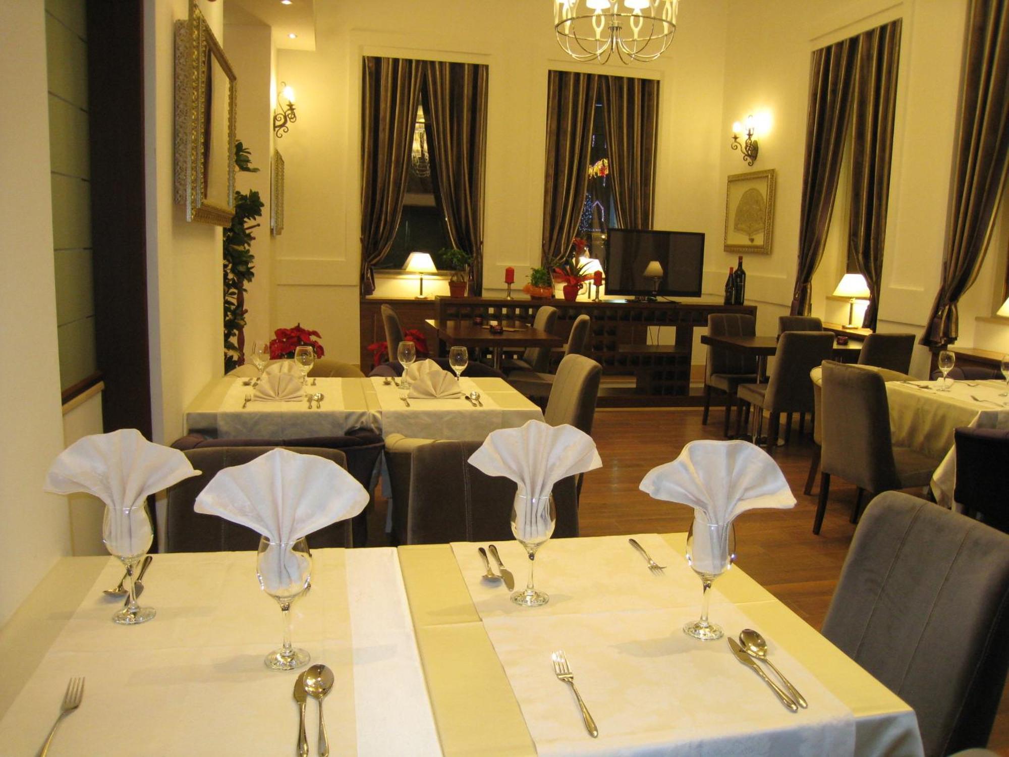 Boutique Hotel Kotoni ติรานา ภายนอก รูปภาพ