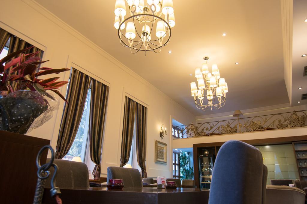 Boutique Hotel Kotoni ติรานา ภายนอก รูปภาพ