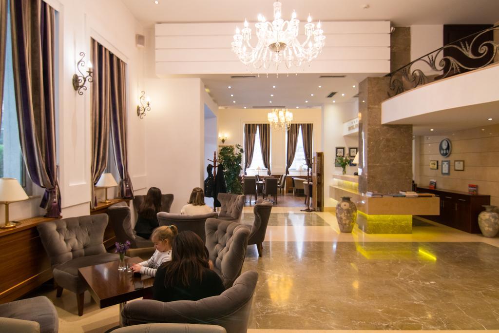 Boutique Hotel Kotoni ติรานา ภายนอก รูปภาพ